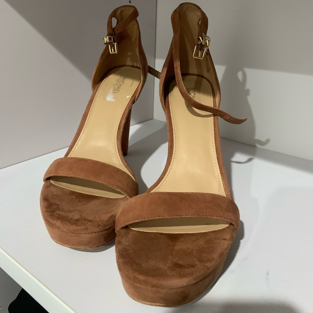 Heels MK